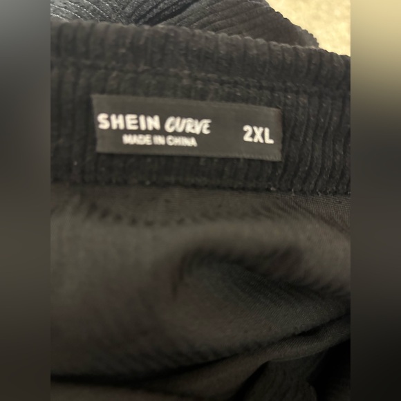 Shein Curve 2X corduroy black button front shirt or jacket. 32”L 29” p/p - Picture 3 of 8